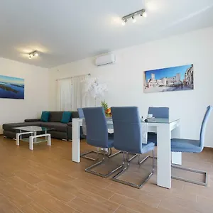Tj 2 Apartament Zadar